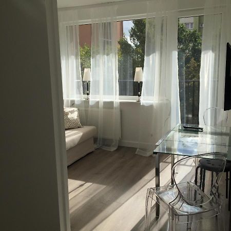 Saska Kepa Suite Varsovie Extérieur photo